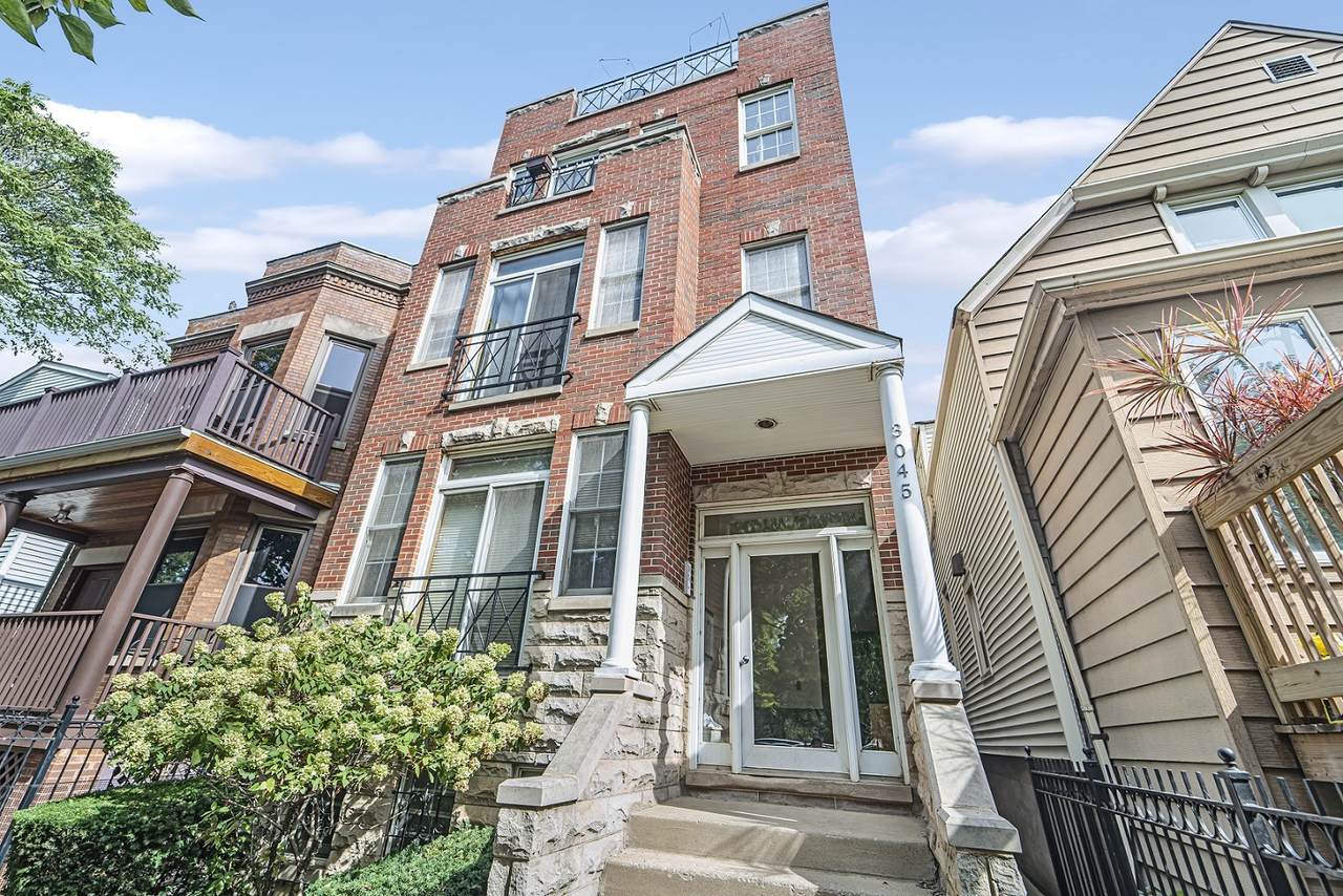 3045 Damen Avenue - Photo 1