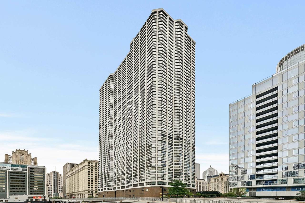 405 Wabash Avenue - Photo 1