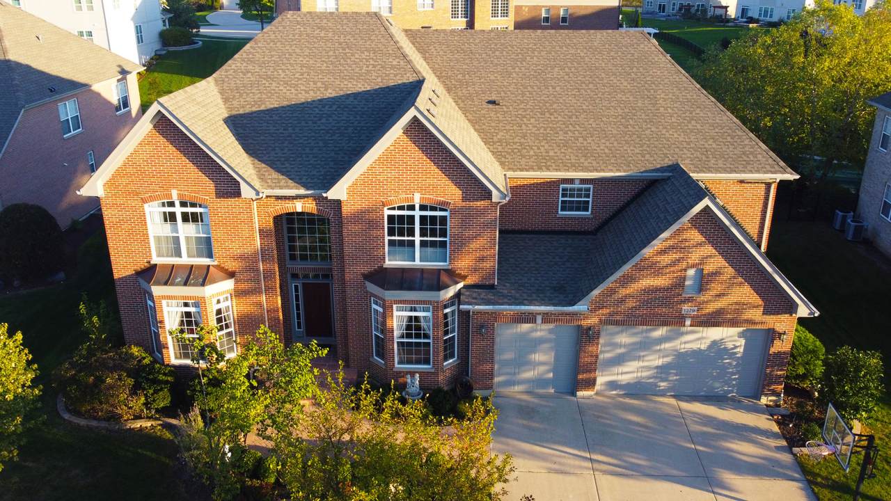 1379 Louise Court - Photo 1