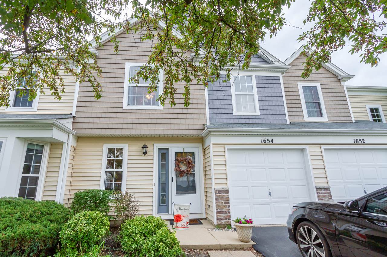 1654 College Green Drive - Photo 1