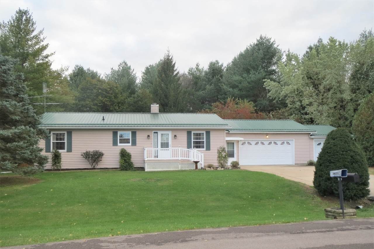 843 Hann Avenue - Photo 1