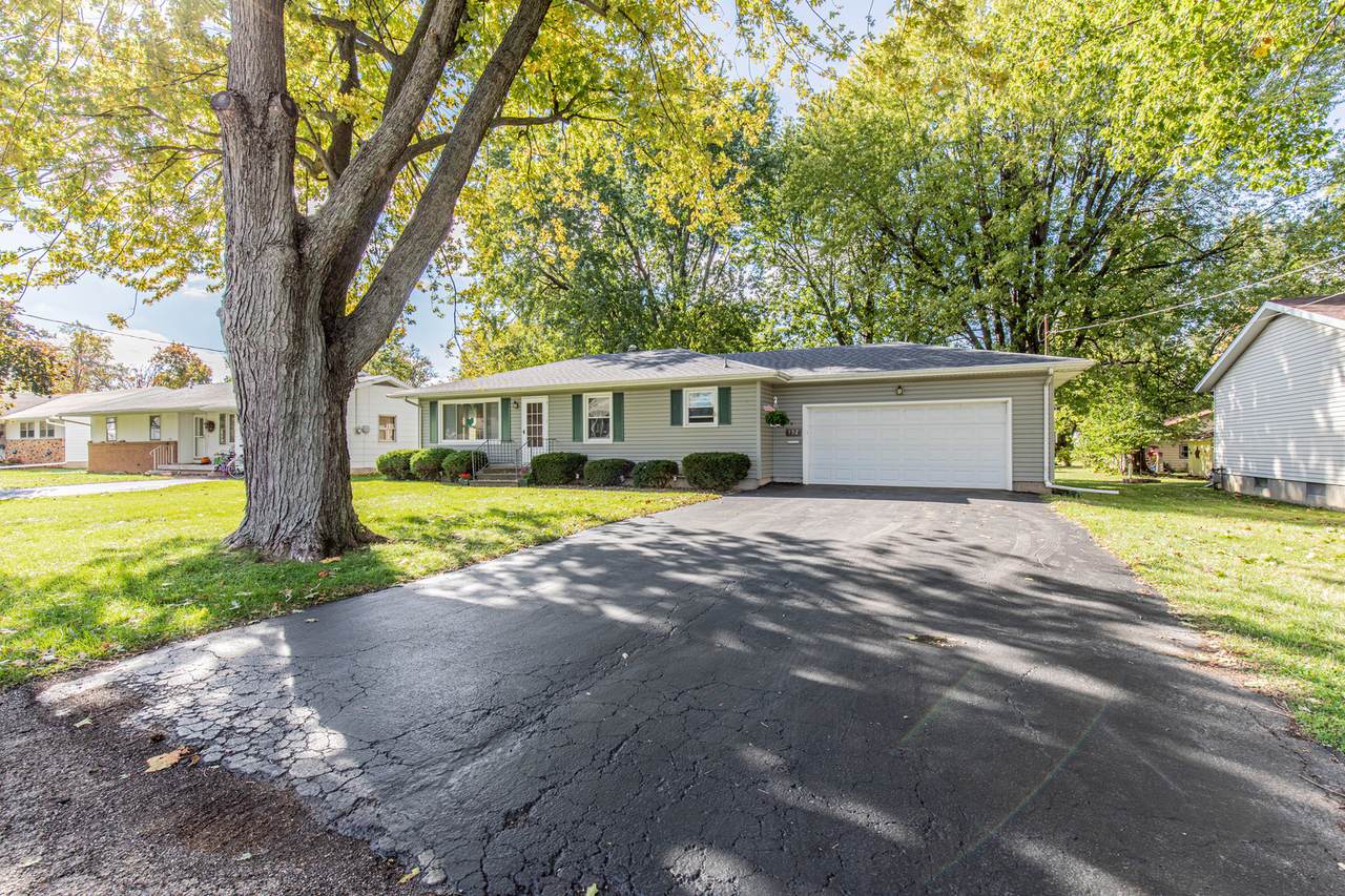 132 Maple Street - Photo 1