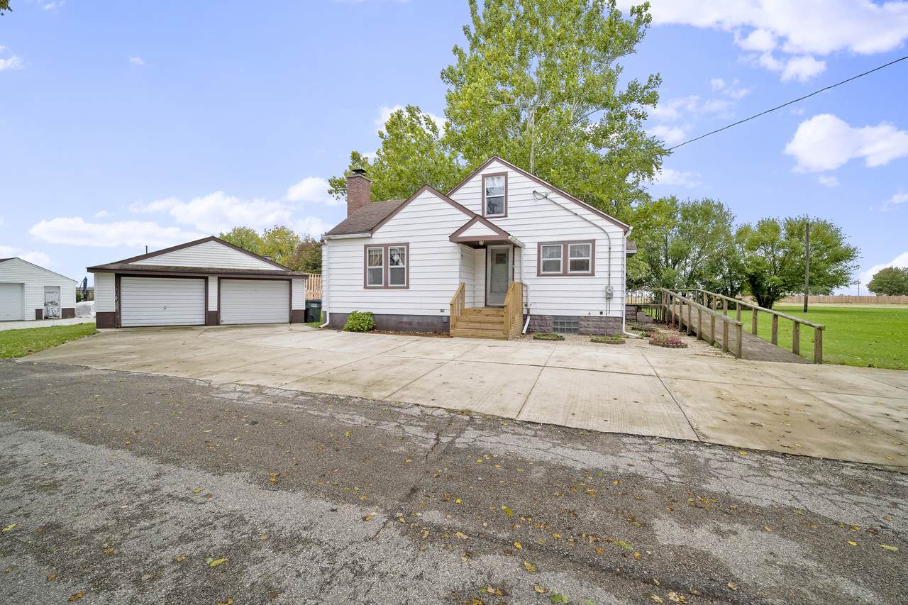 40 Seventh Avenue - Photo 1