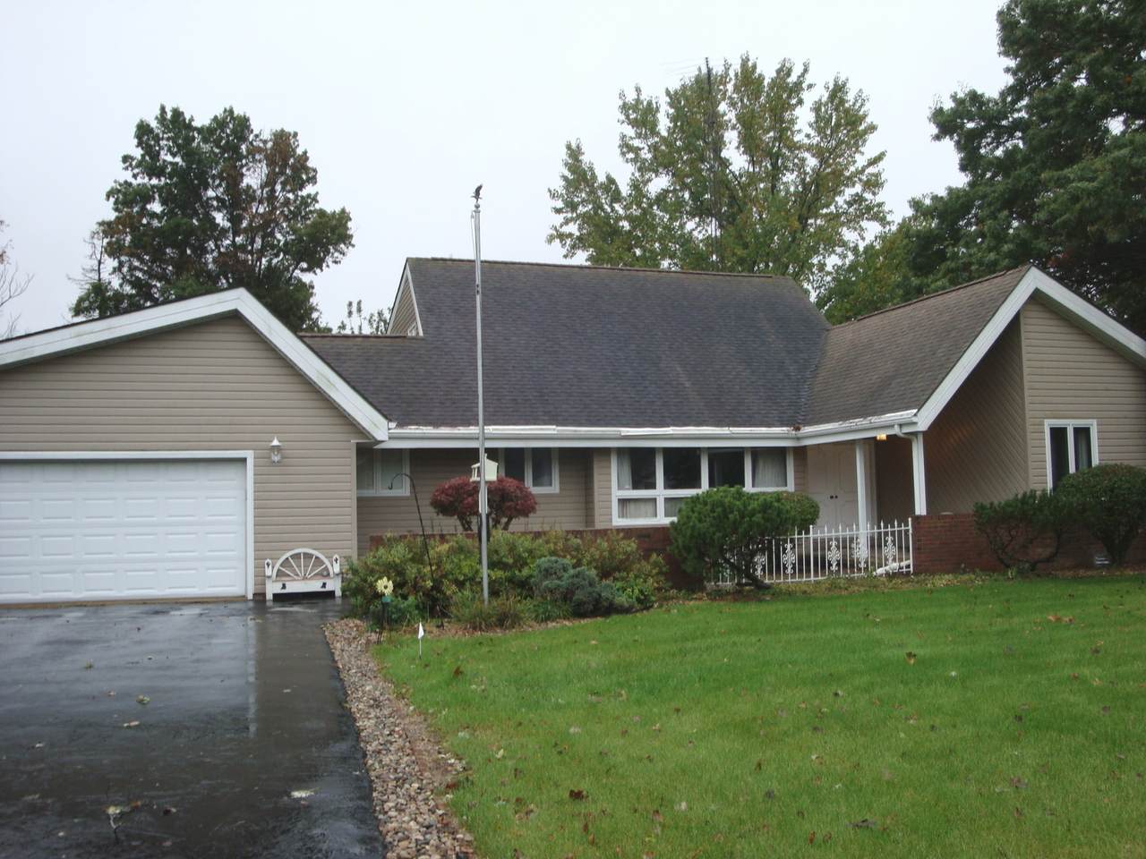 1261 500 N. Road - Photo 1