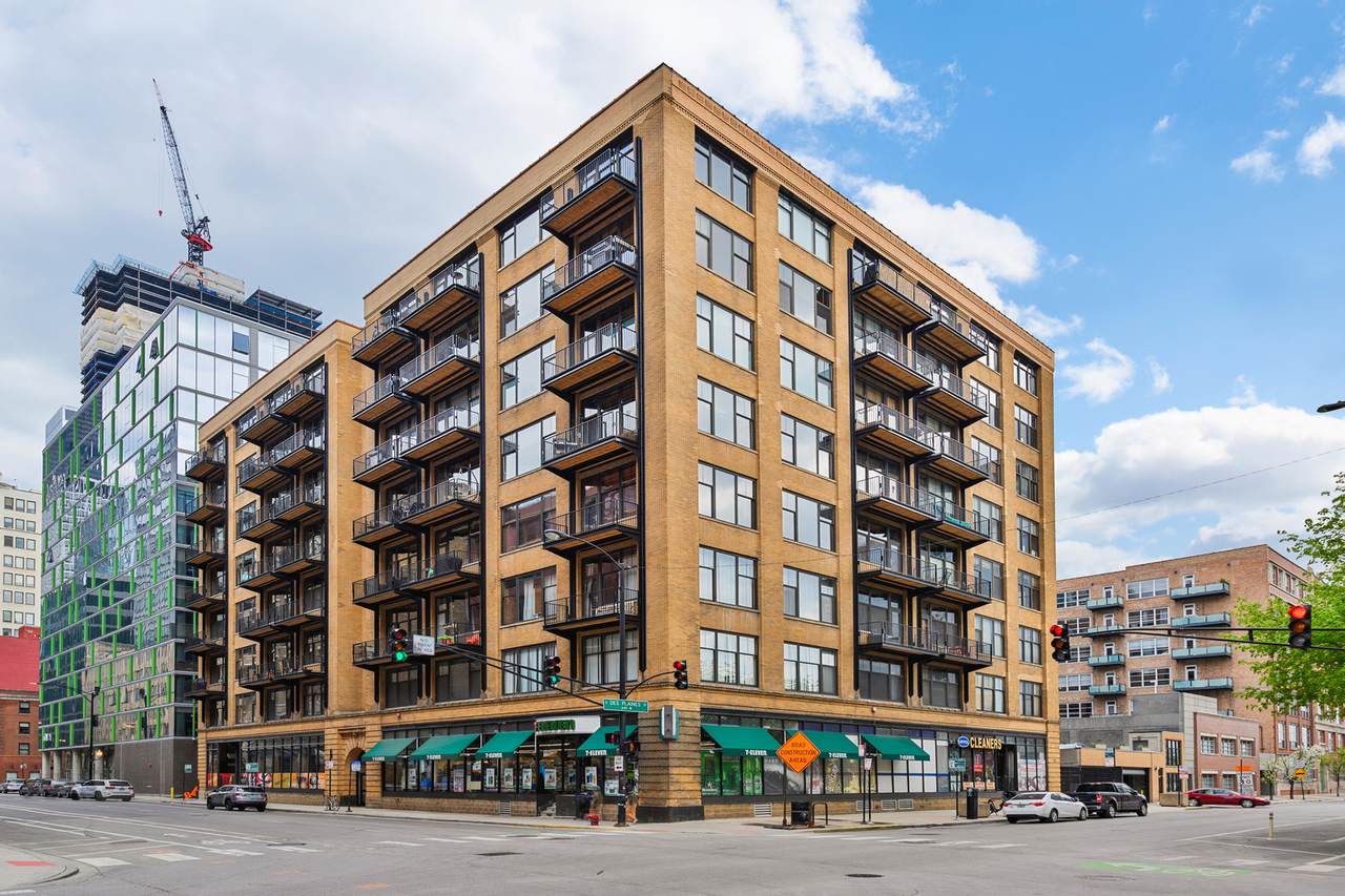 625 Jackson Boulevard - Photo 1