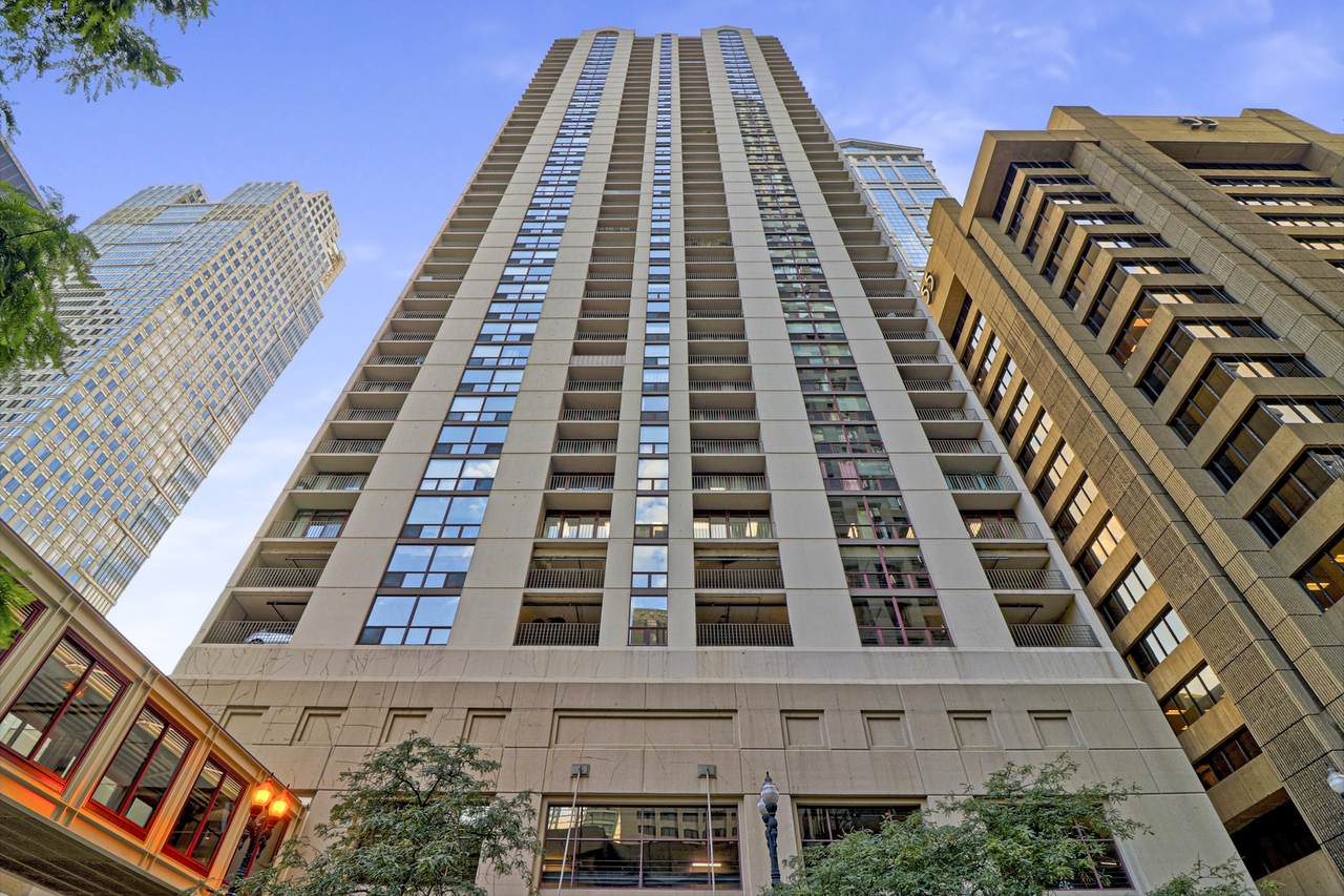 200 Dearborn Street - Photo 1