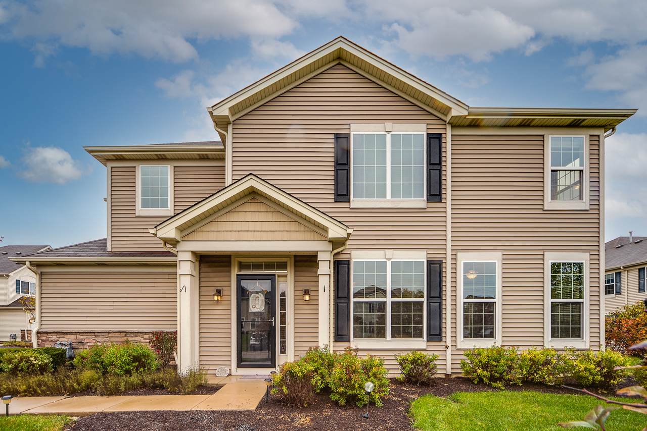 490 Jade Lane - Photo 1