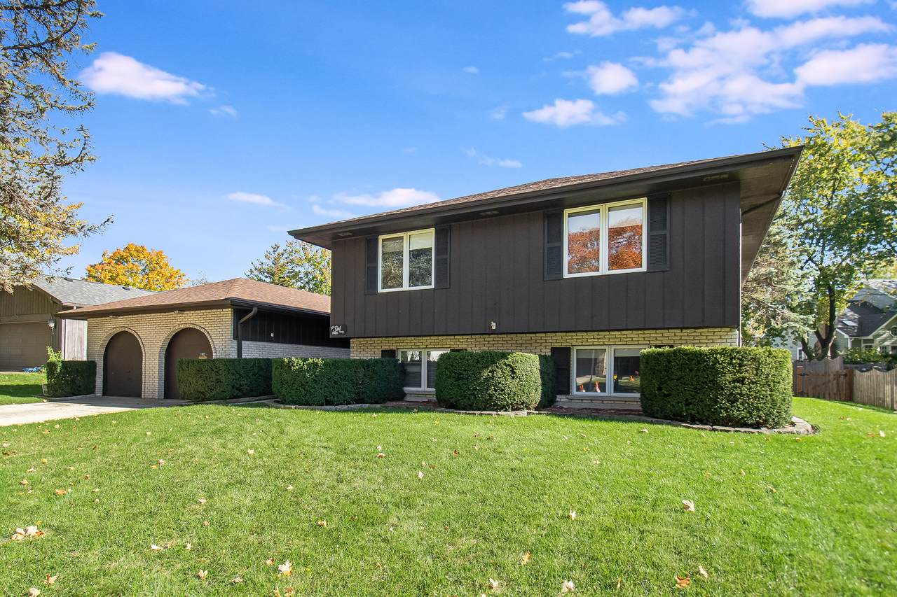1465 Summit Street - Photo 1