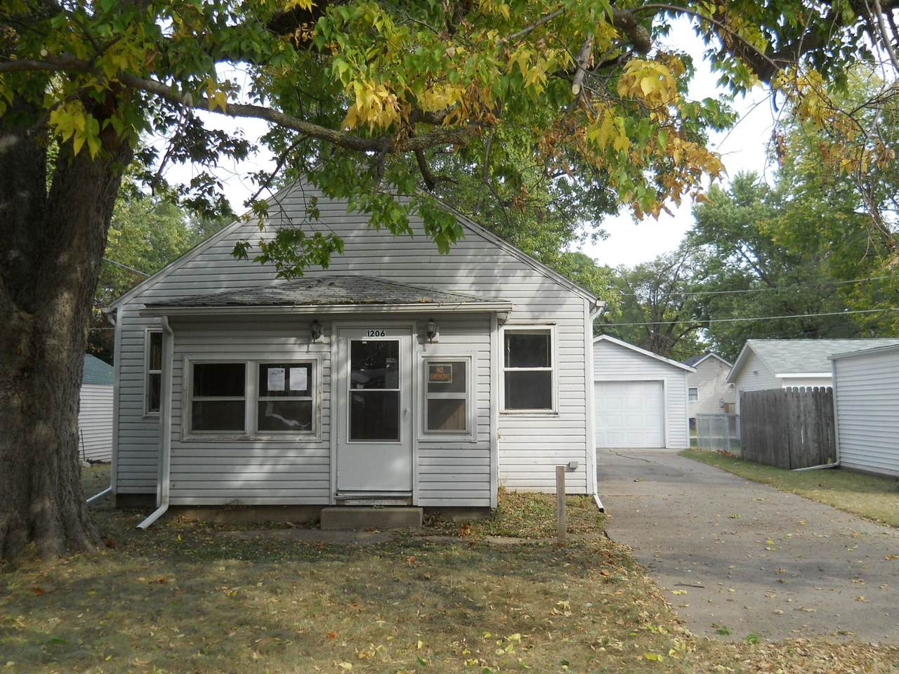1206 19th Street - Photo 1