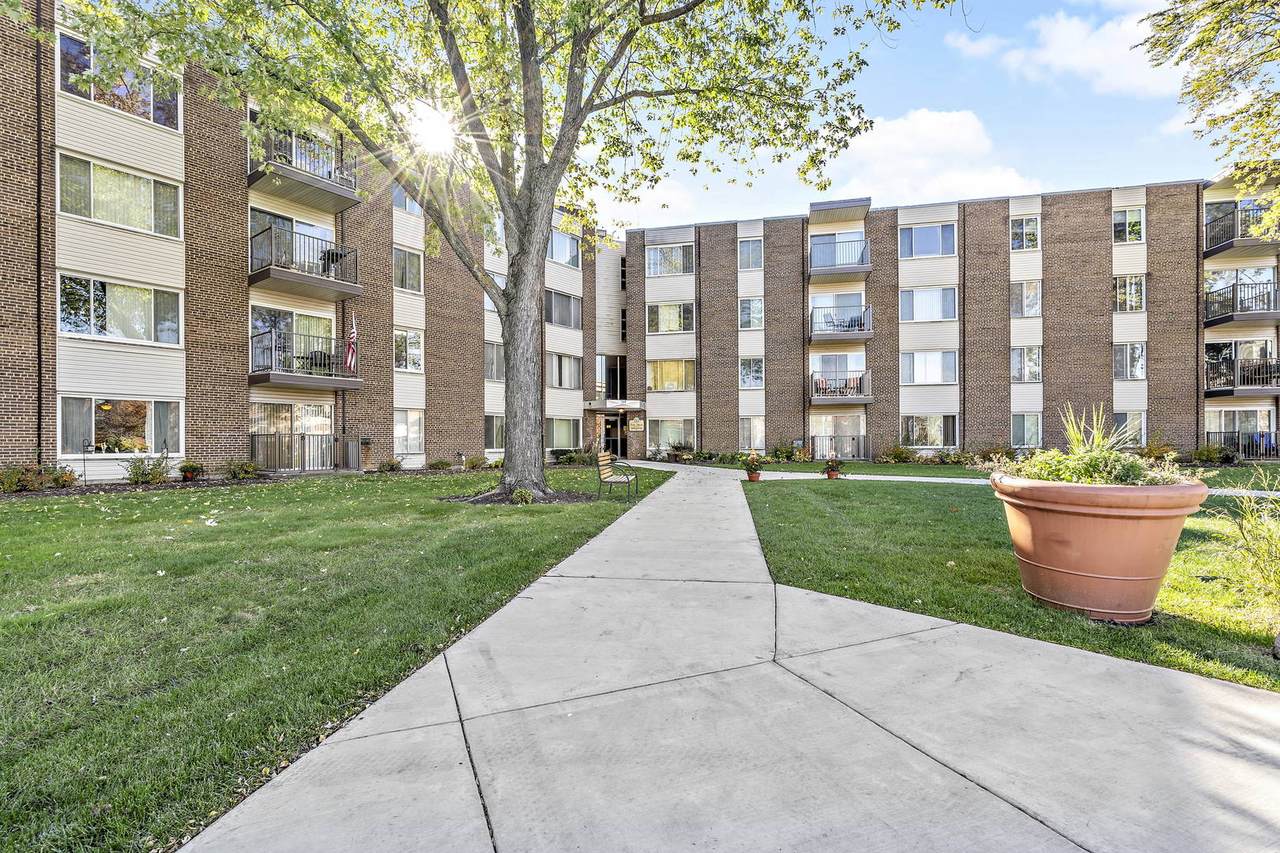 140 Wood Street - Photo 1