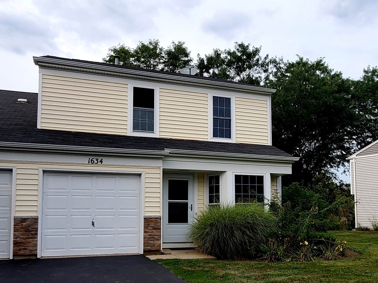 1634 College Green Drive - Photo 1