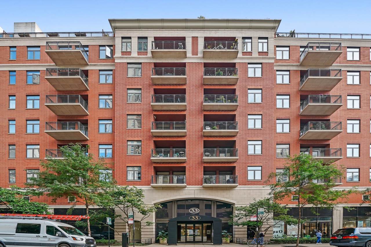 33 Huron Street - Photo 1