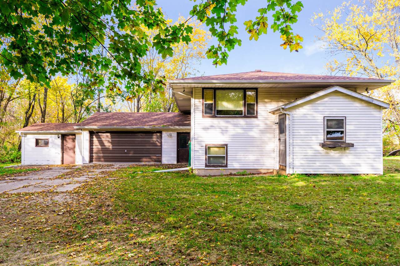 2905 4th Street - Photo 1
