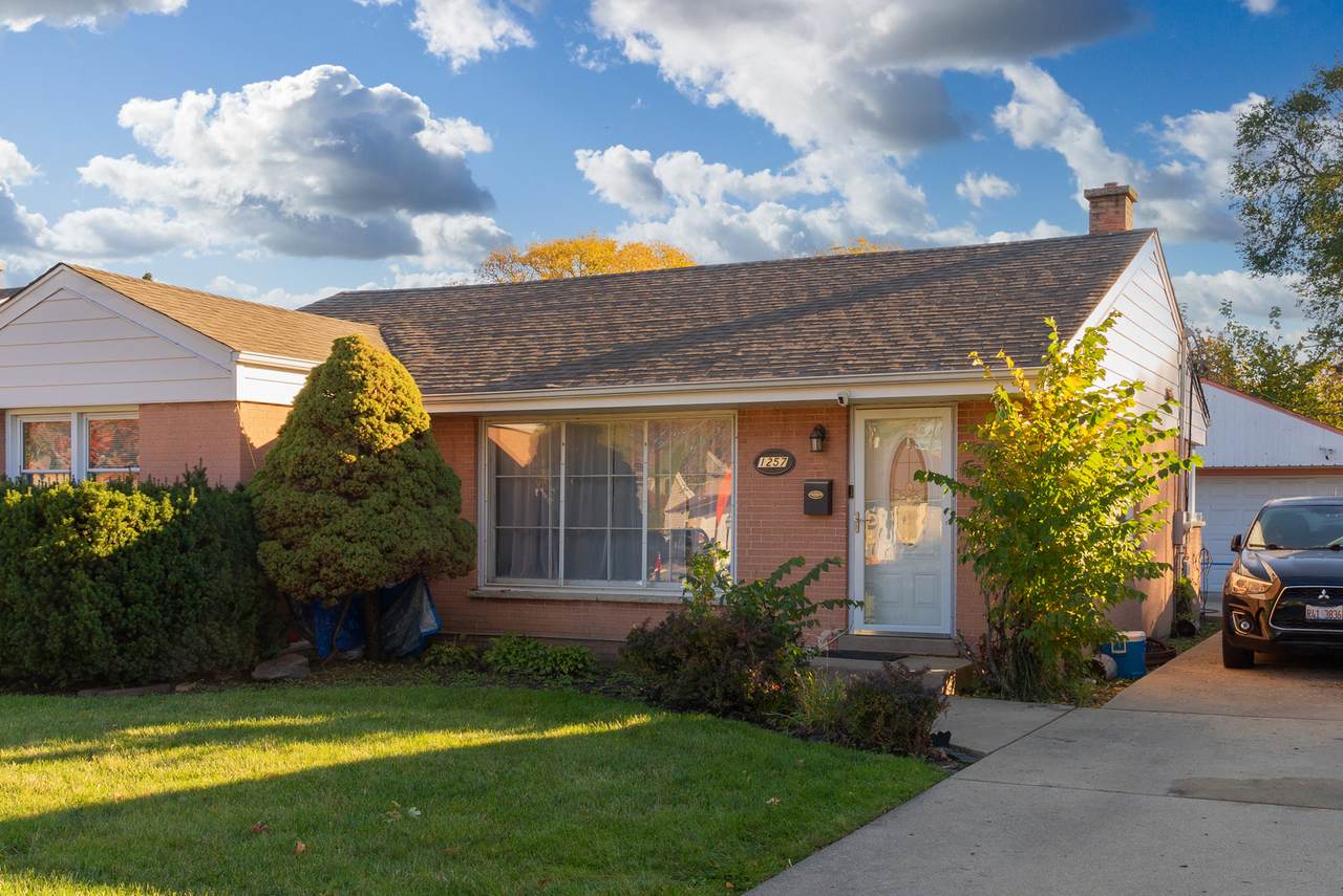 1257 Earl Avenue - Photo 1