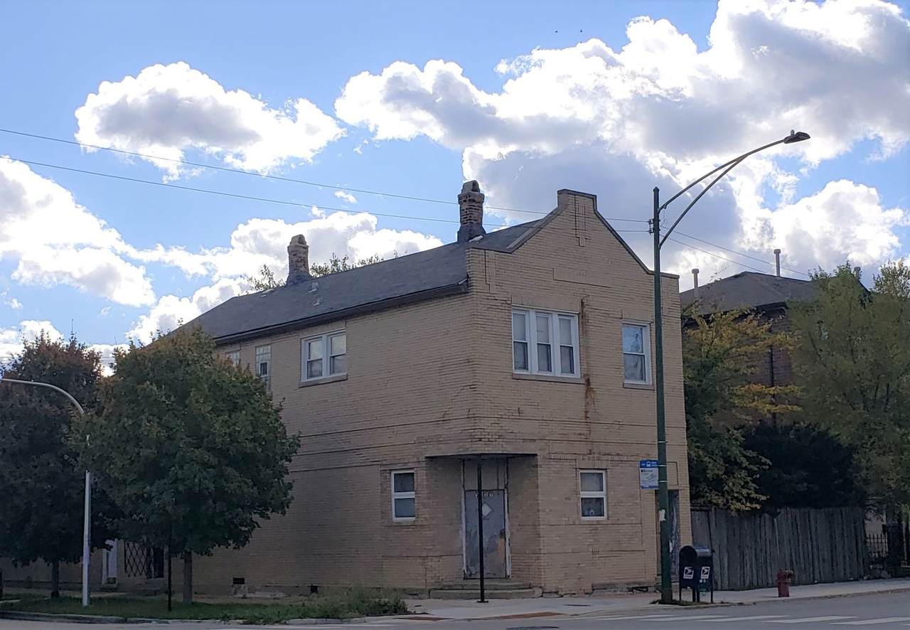 3327 Archer Avenue - Photo 1