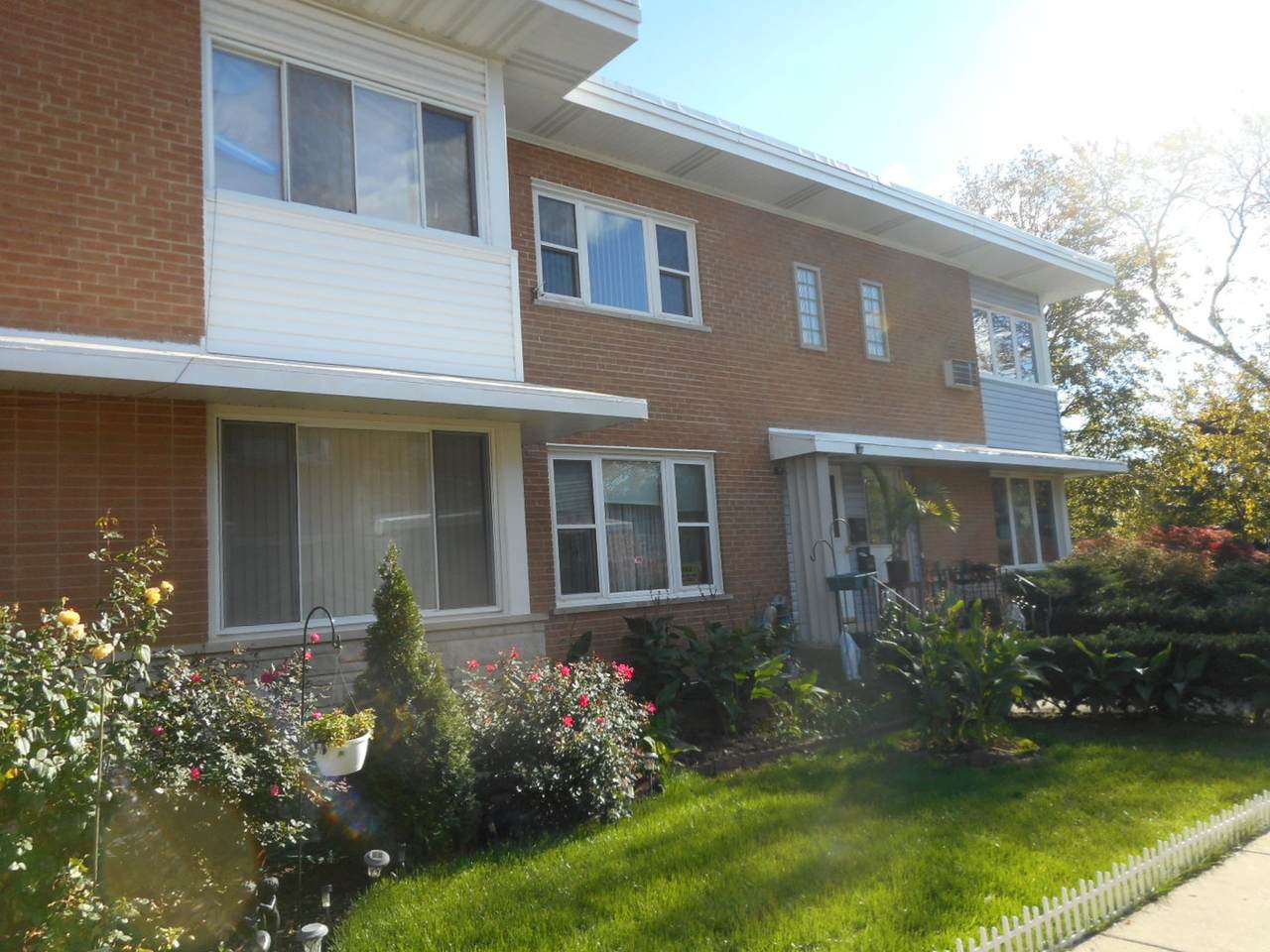 1458 Willow Avenue - Photo 1