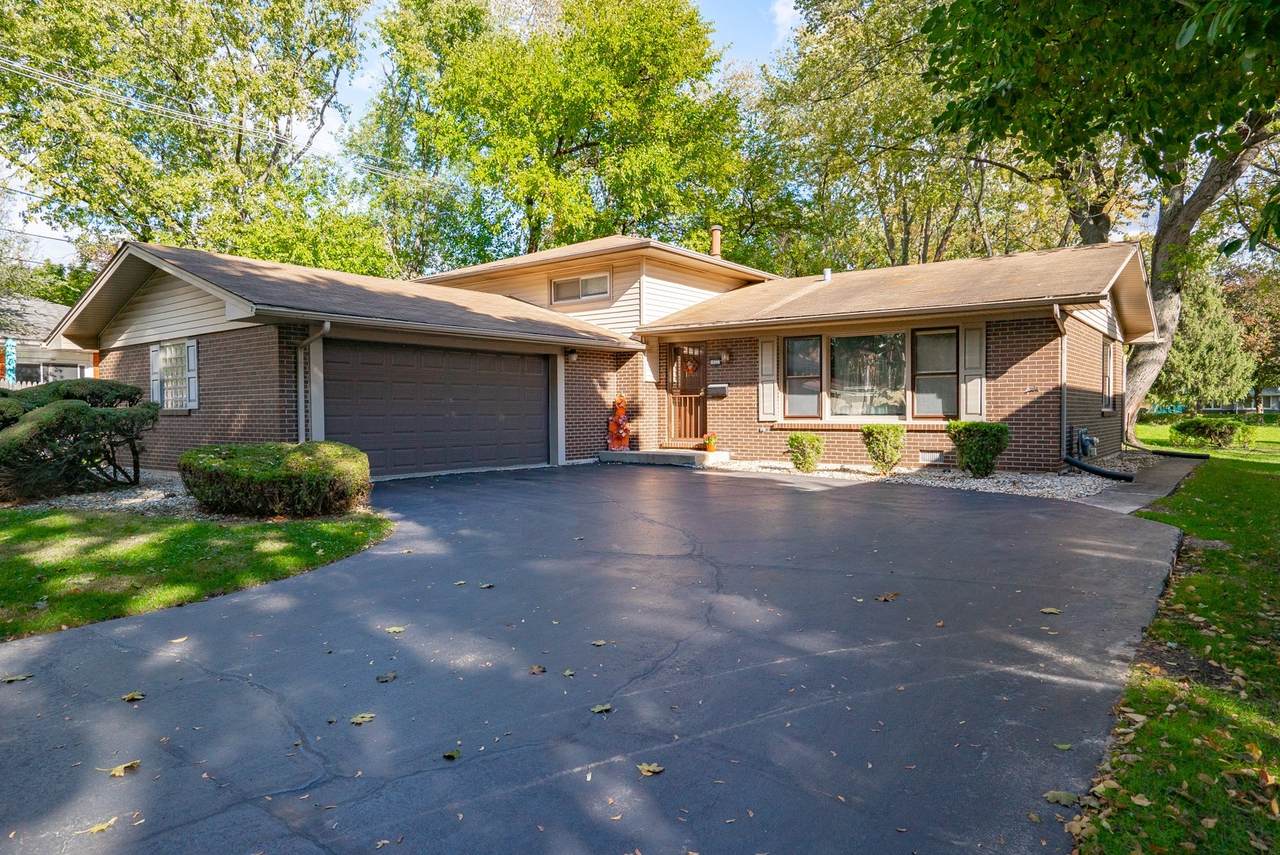18323 Carpenter Street - Photo 1