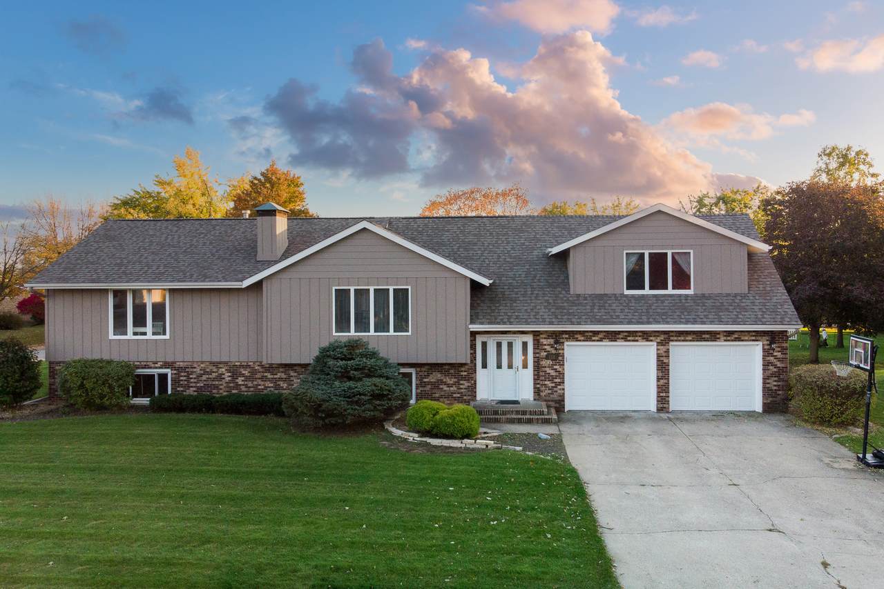112 Diane Drive - Photo 1