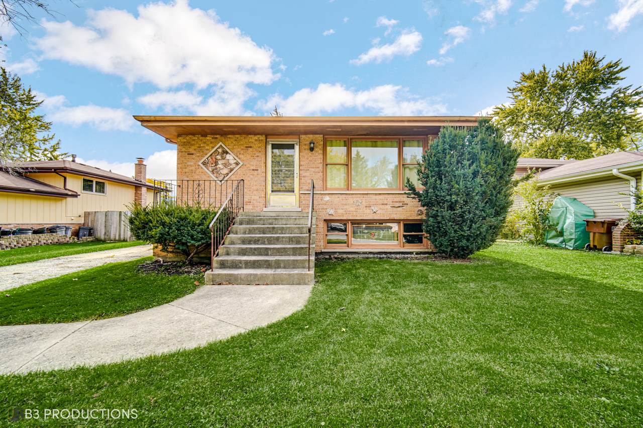 4915 Forest Court - Photo 1