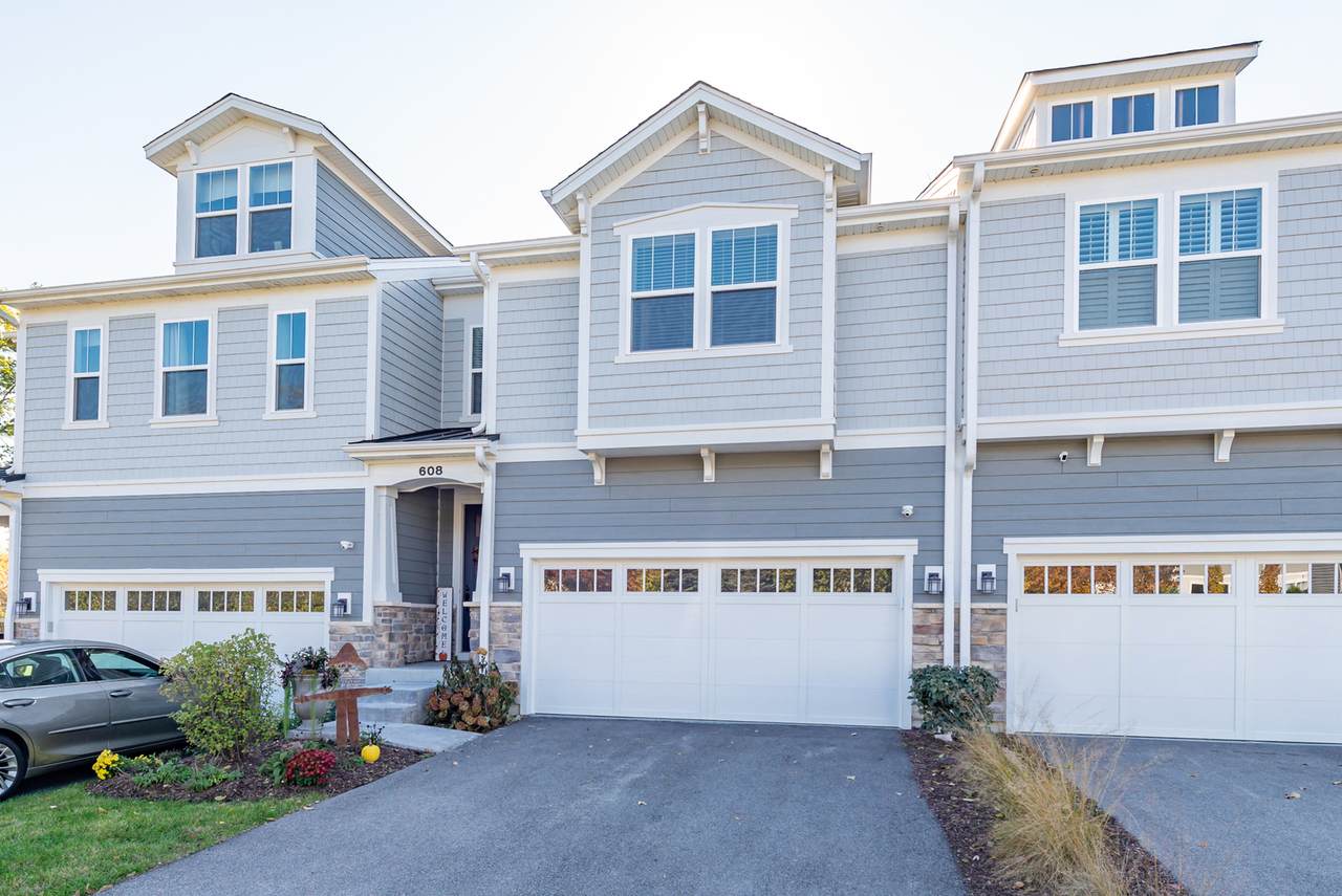 608 Riverbank Drive - Photo 1