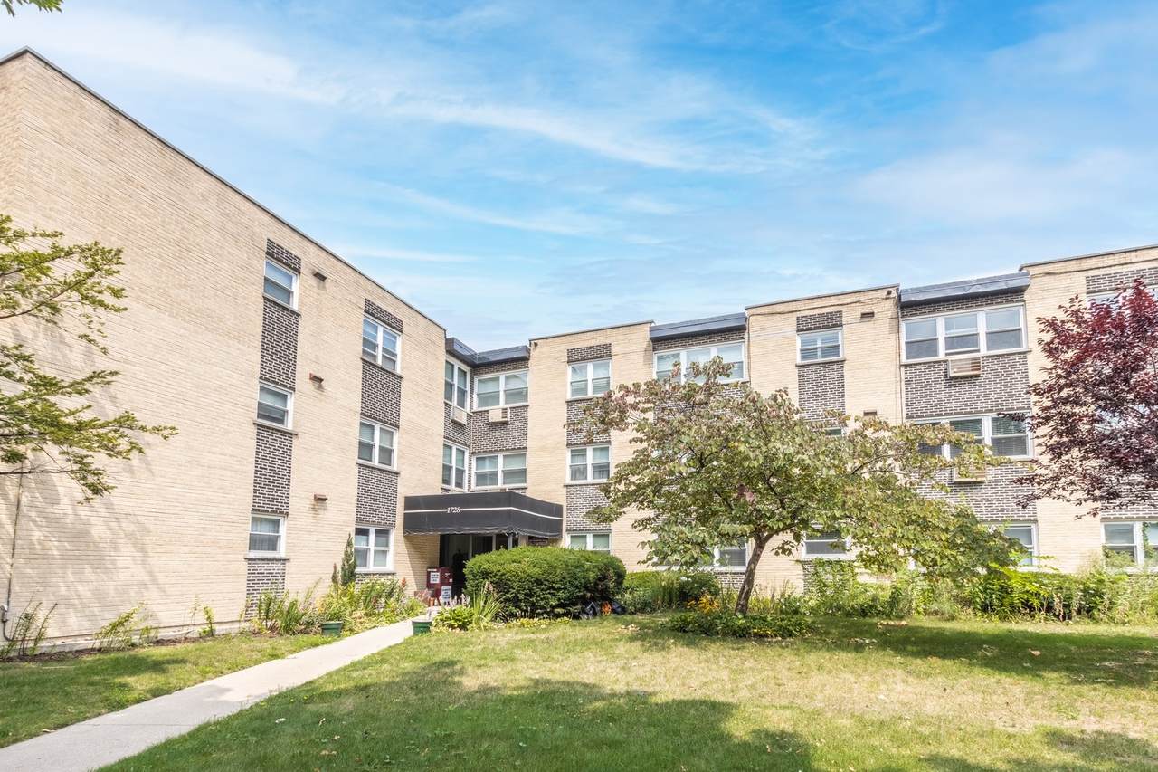 1728 Farwell Avenue - Photo 1