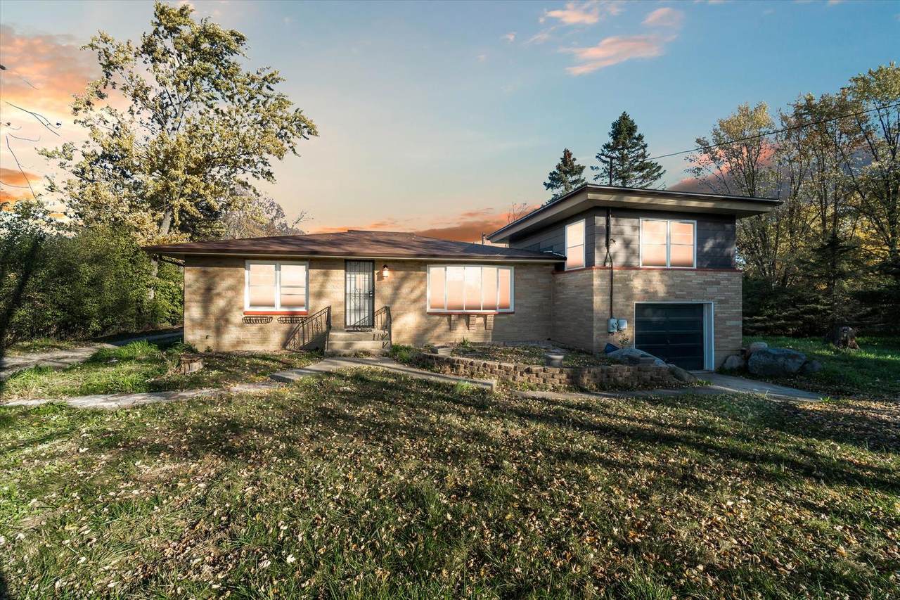 12262 29th Street - Photo 1