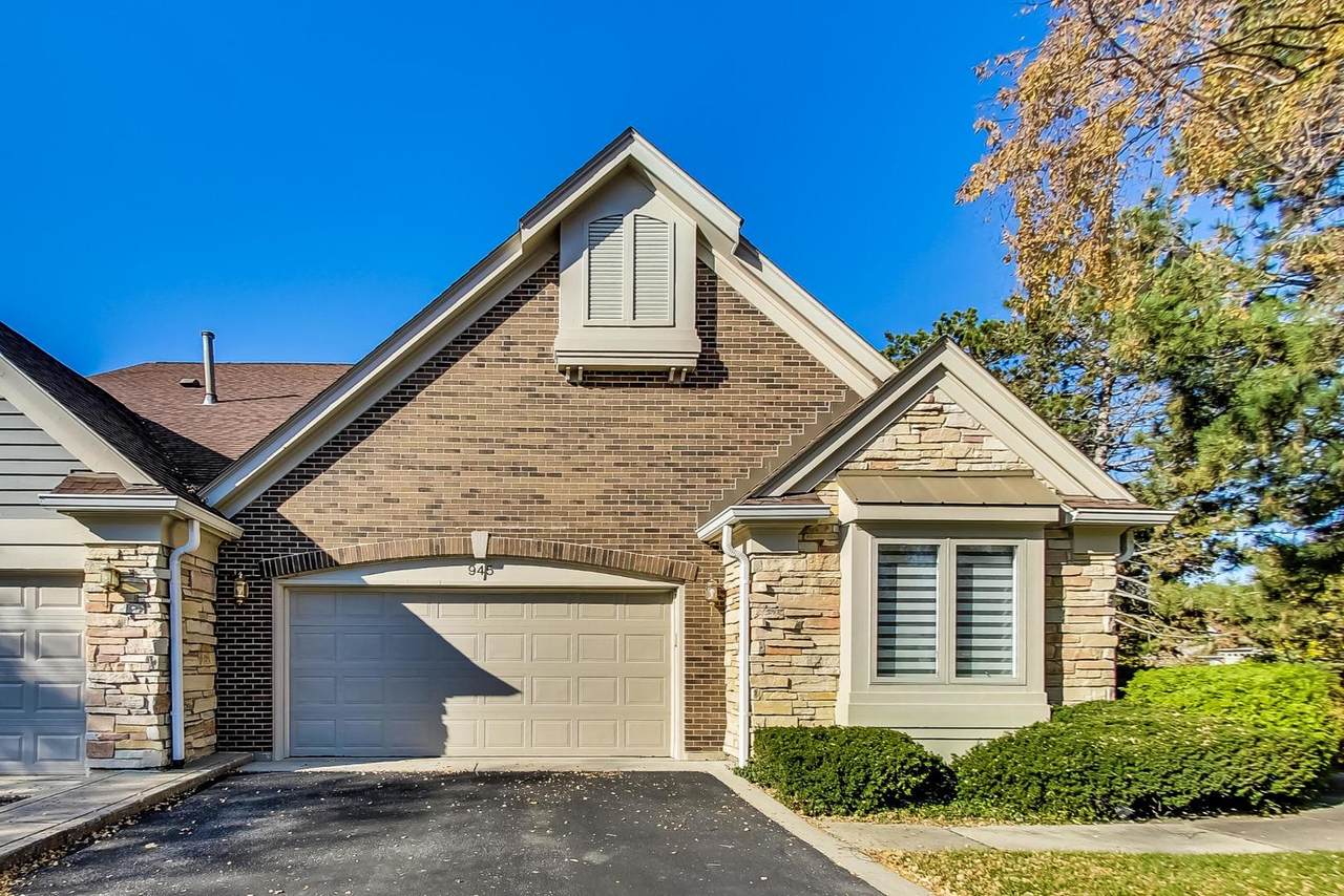 945 Fountain View Drive - Photo 1