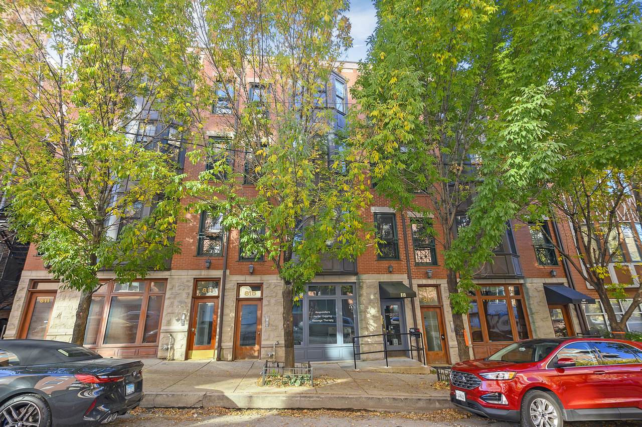 815 Superior Street - Photo 1