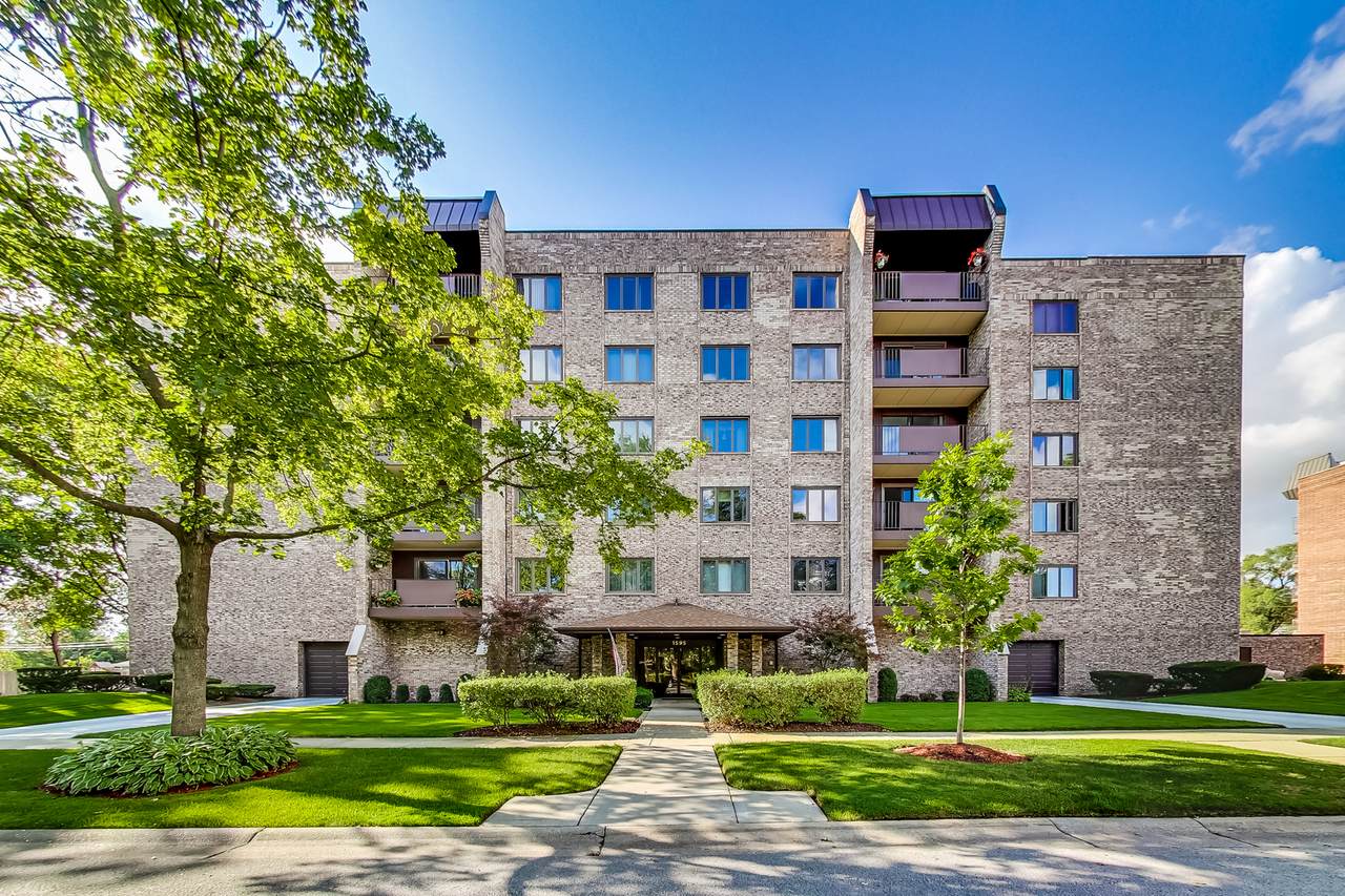 1595 Ashland Avenue - Photo 1