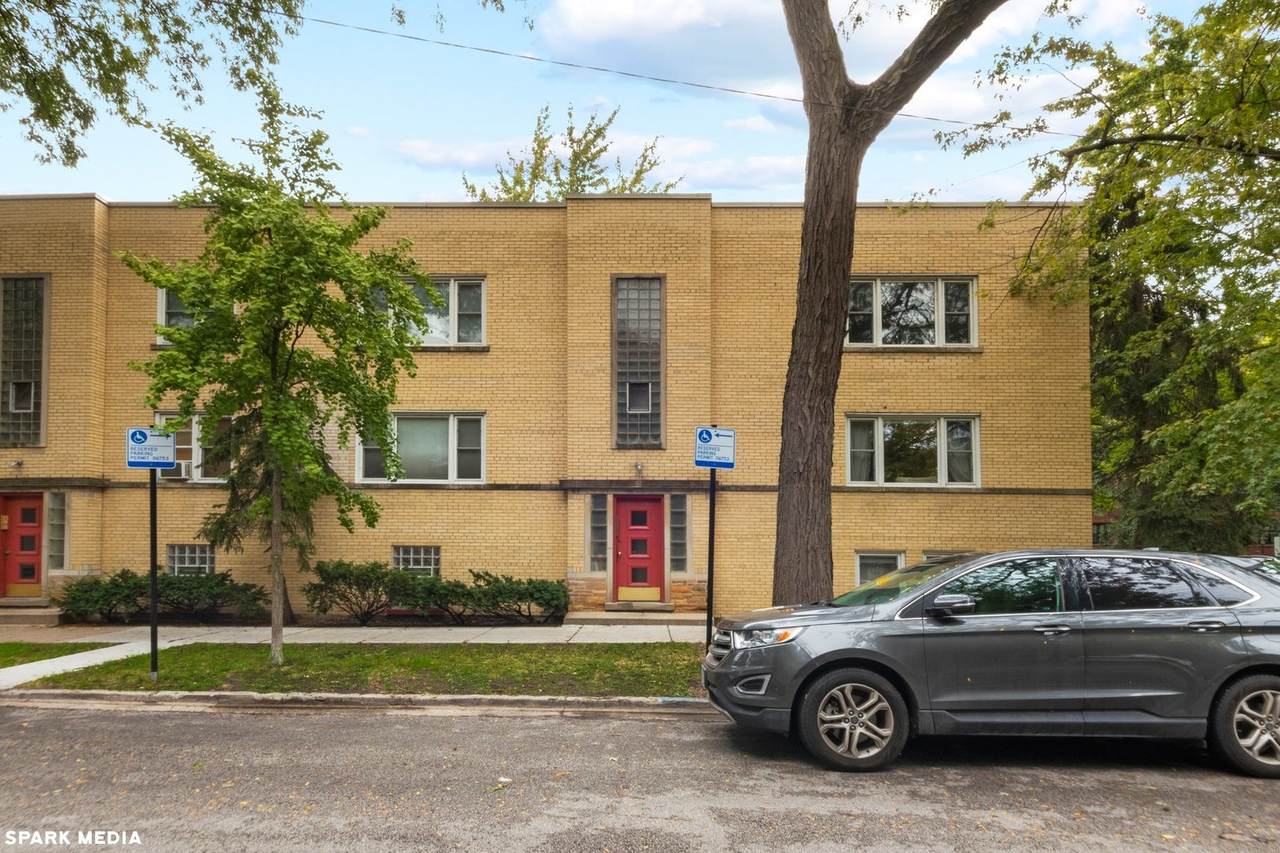1402 North Shore Avenue - Photo 1