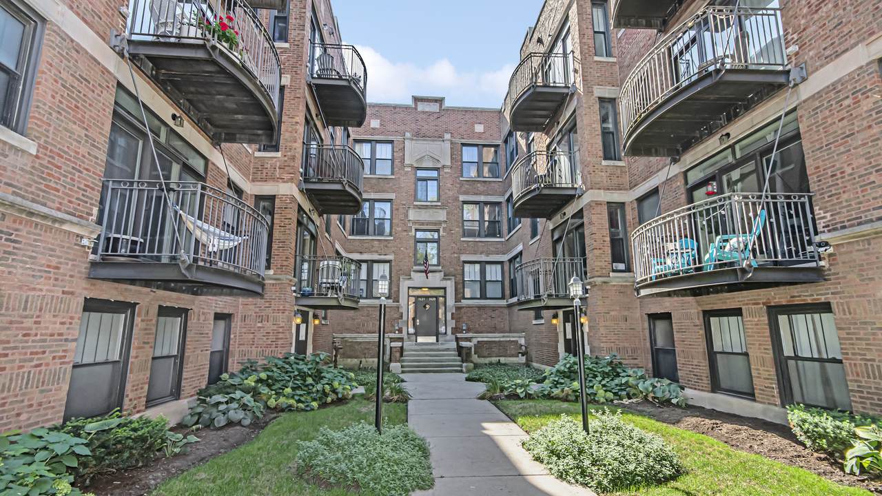 1625 Fargo Avenue - Photo 1