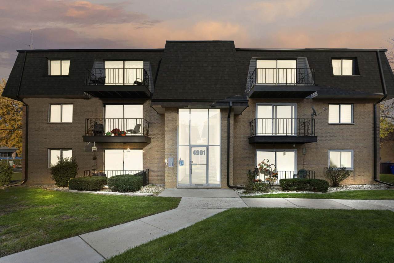 4901 109th Street - Photo 1