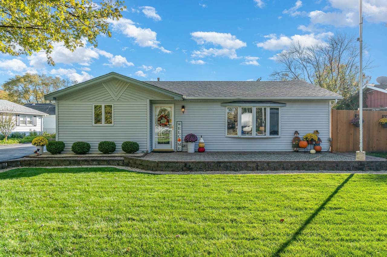 543 Arlington Lane - Photo 1