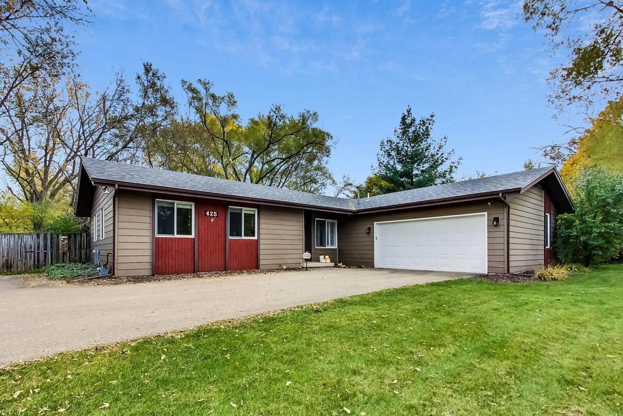 425 East Side Drive - Photo 1