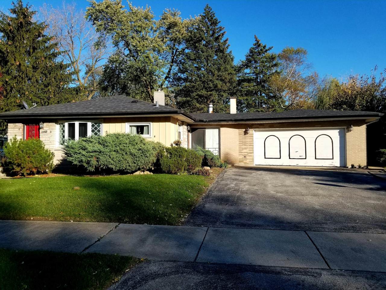16429 Hermitage Avenue - Photo 1