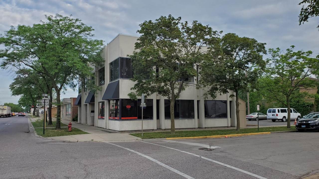 3500 Devon Avenue - Photo 1