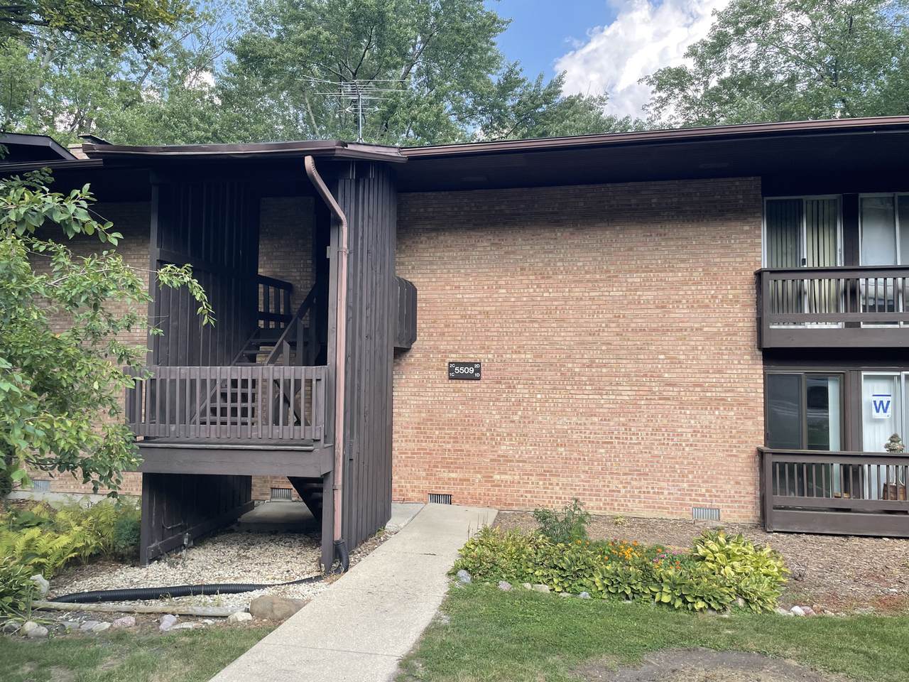 5509 Lakeside Drive - Photo 1