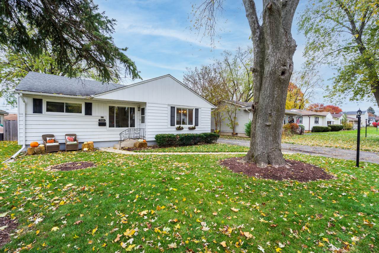 744 Janice Street - Photo 1