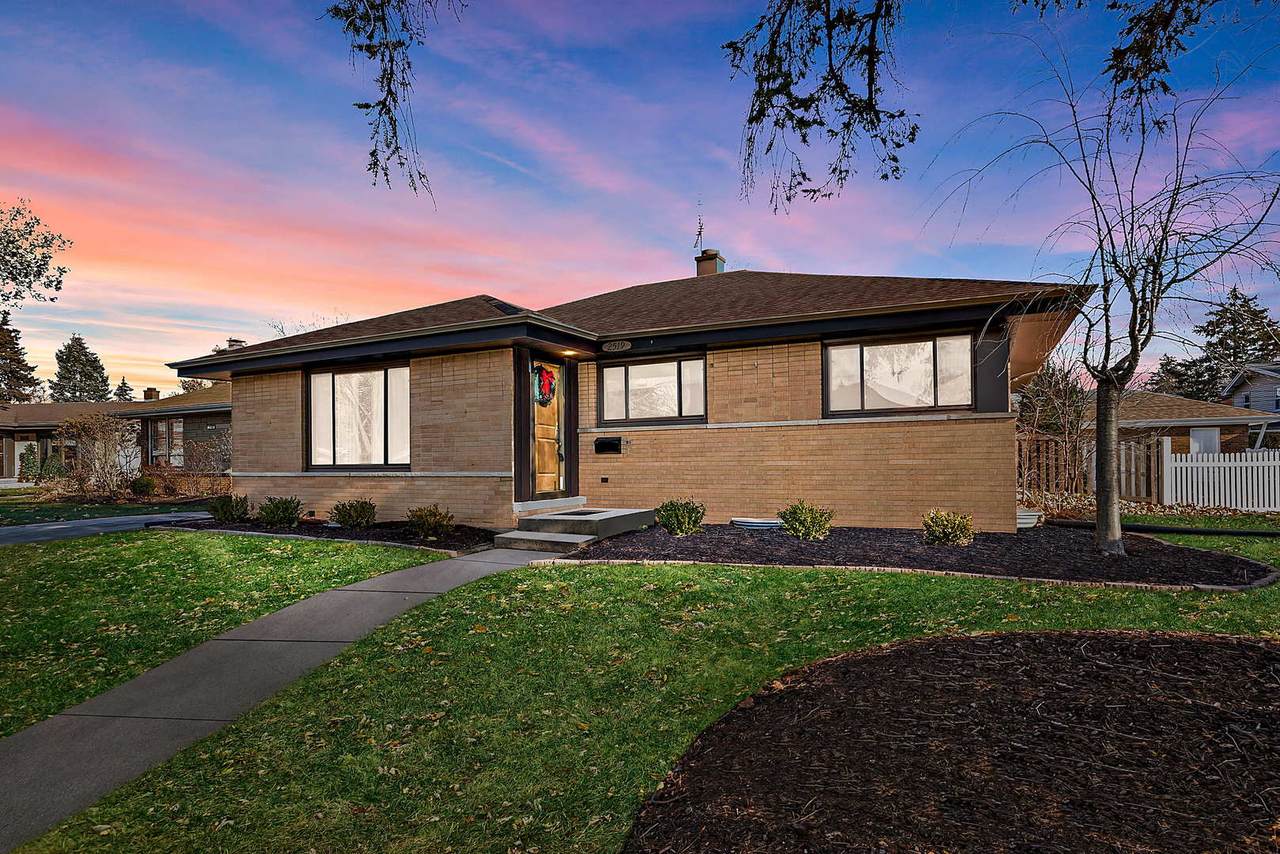 2519 Stratford Avenue - Photo 1