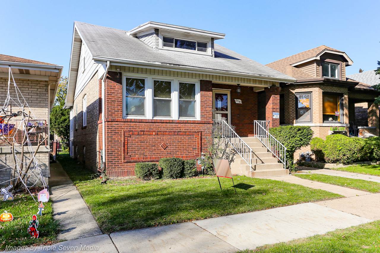 2718 Clarence Avenue - Photo 1