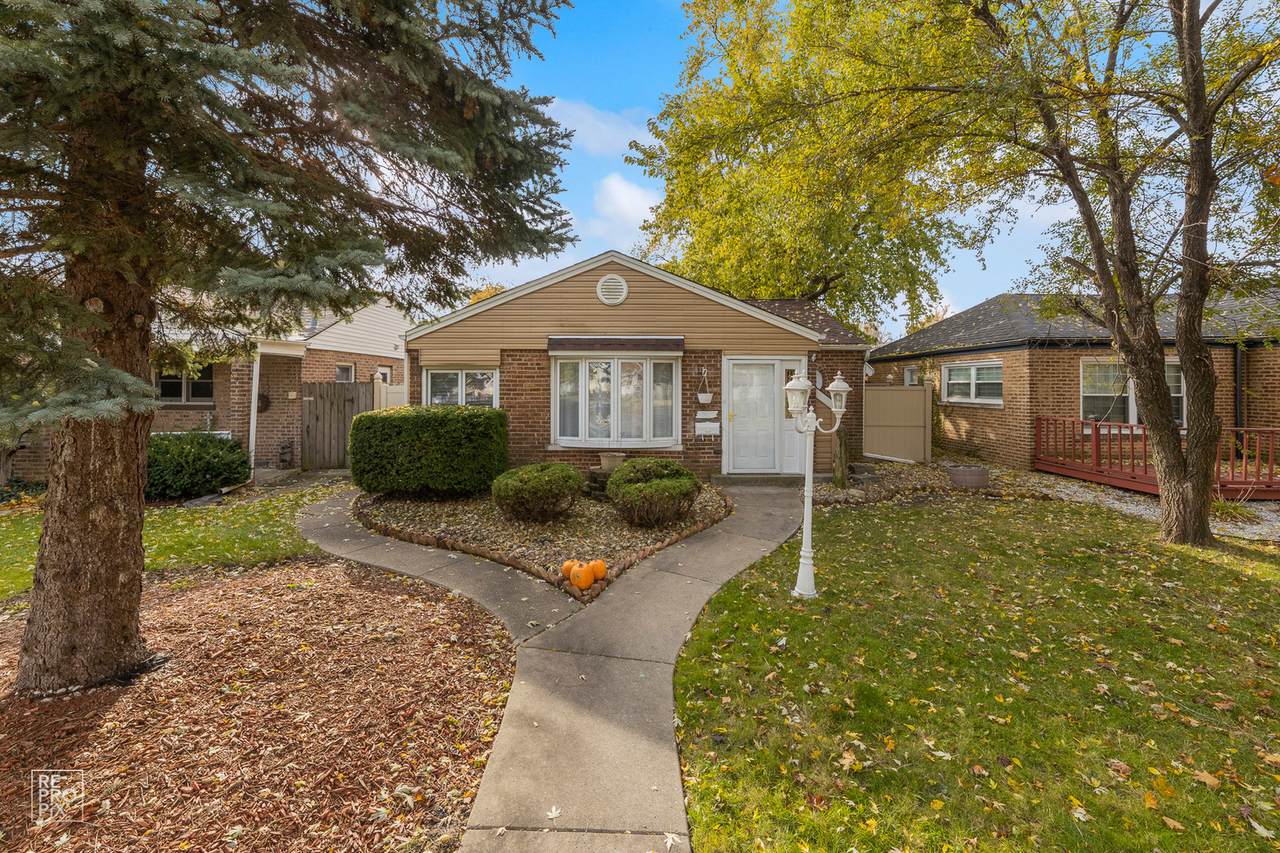 3619 177th Street - Photo 1