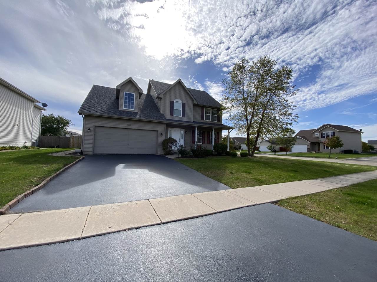 6114 Oldcreek Lane - Photo 1
