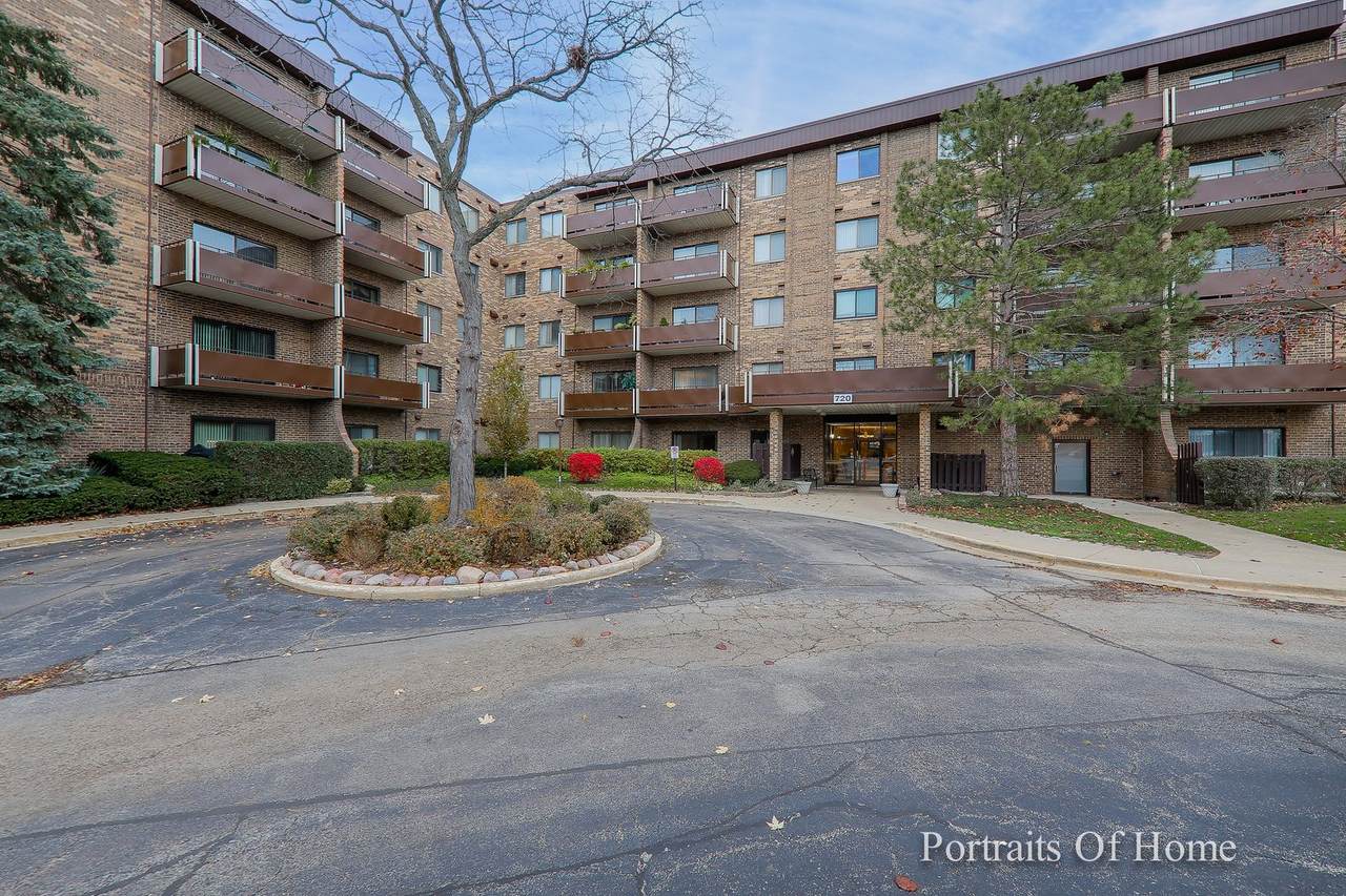 720 Wellington Avenue - Photo 1