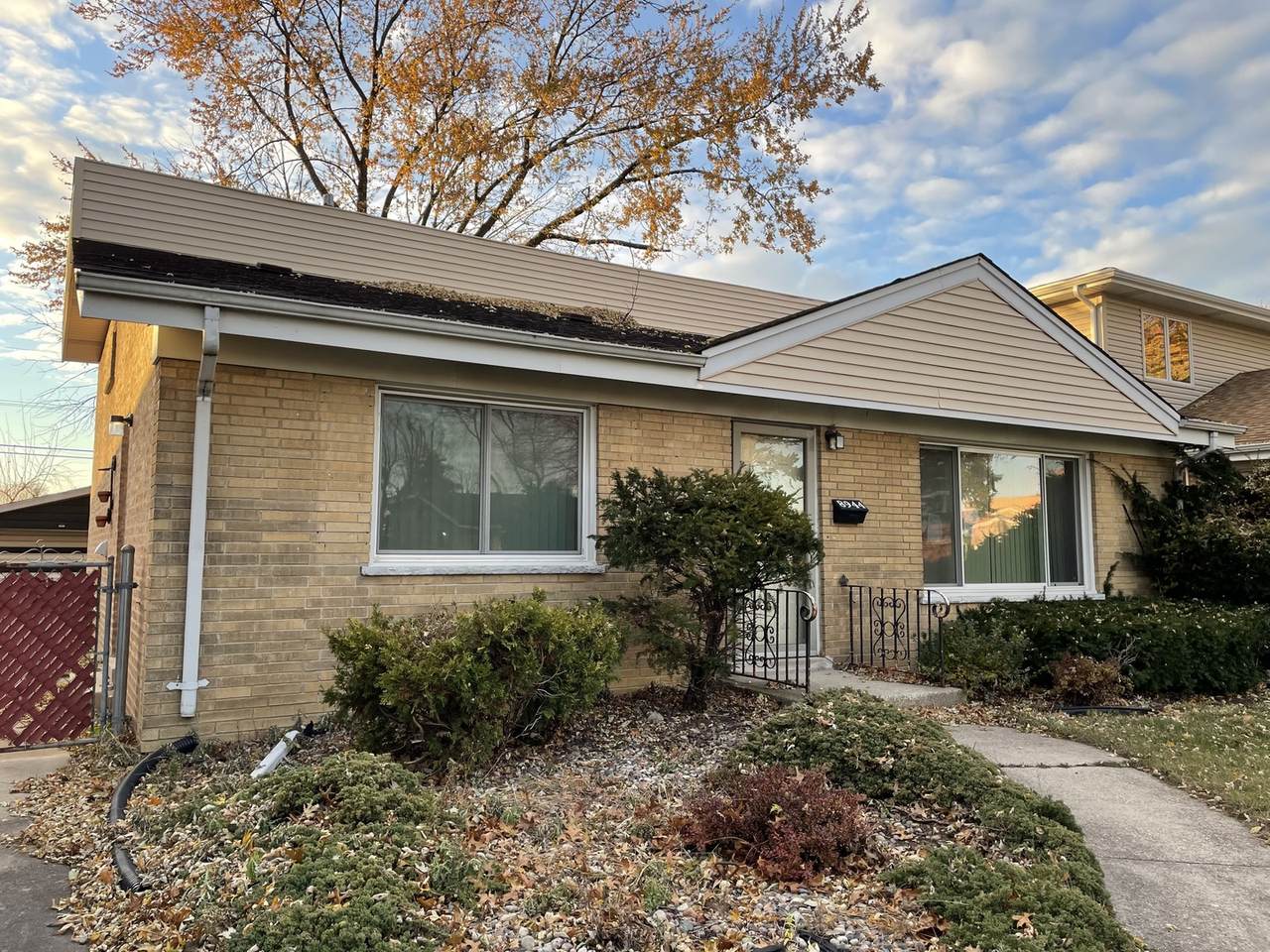 8944 49th Avenue - Photo 1