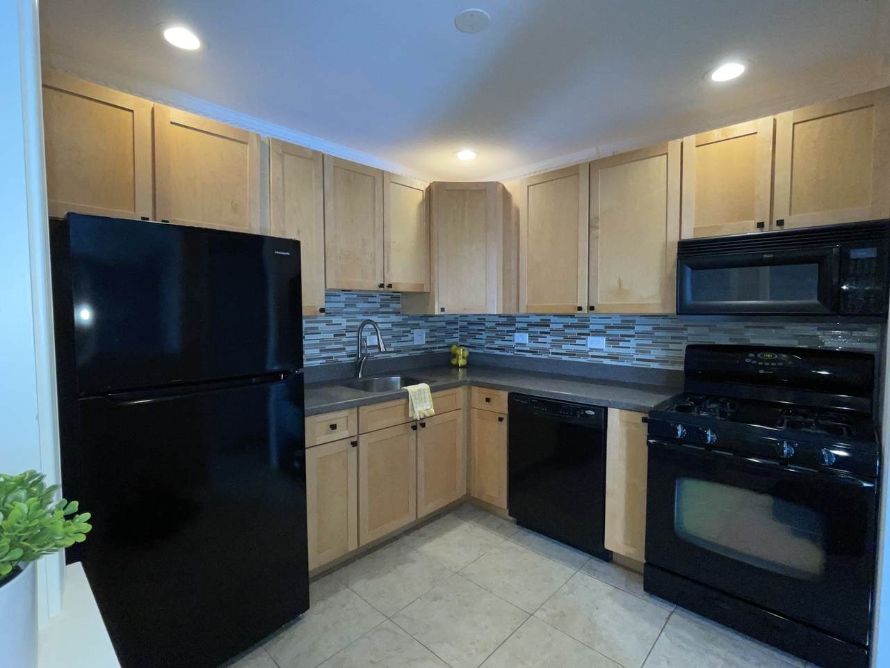 16W540 Lake Drive - Photo 1