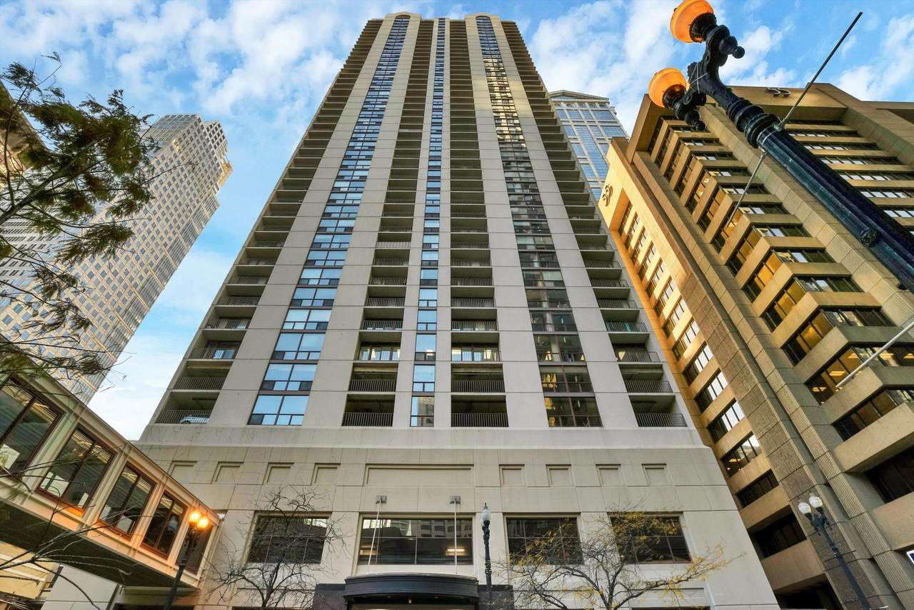 200 Dearborn Street - Photo 1