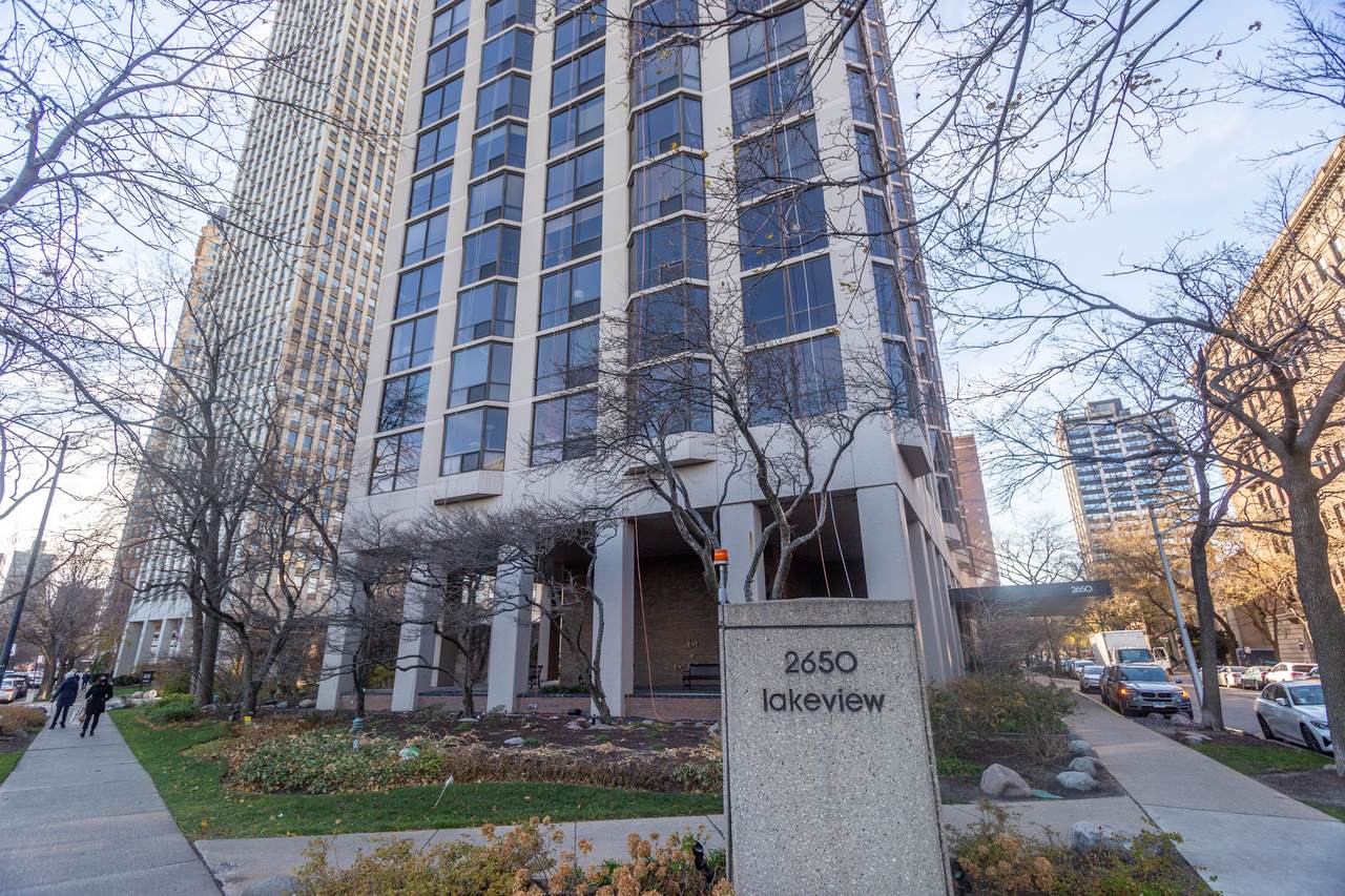 2650 Lake View Avenue - Photo 1