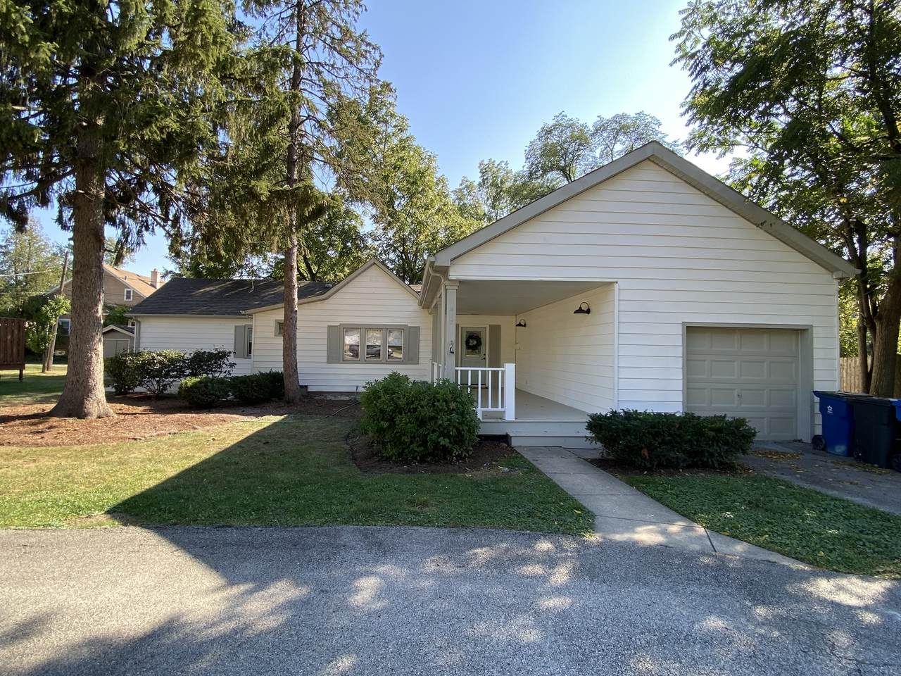 417 Hill Street - Photo 1