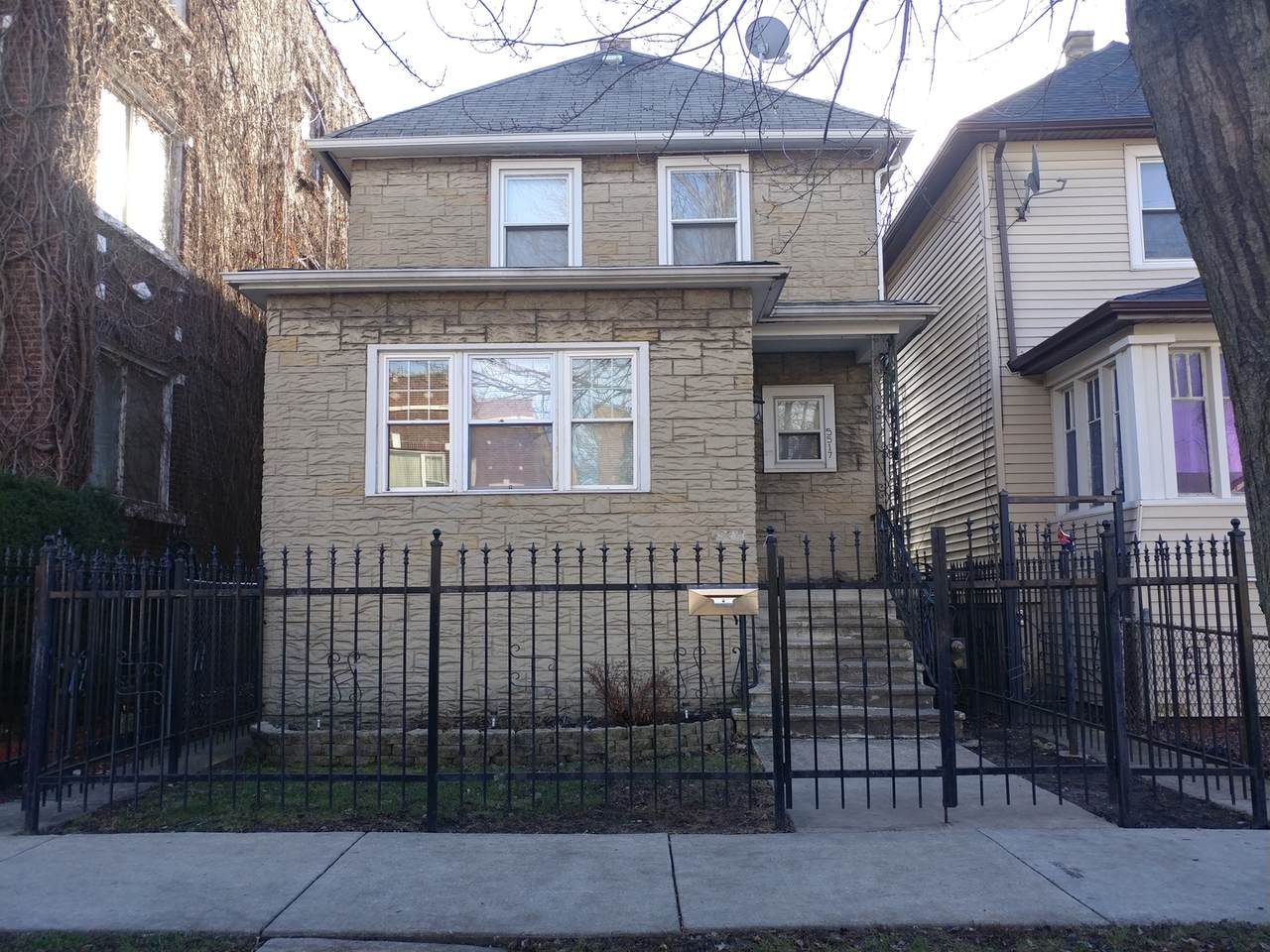 5517 Gladys Avenue - Photo 1