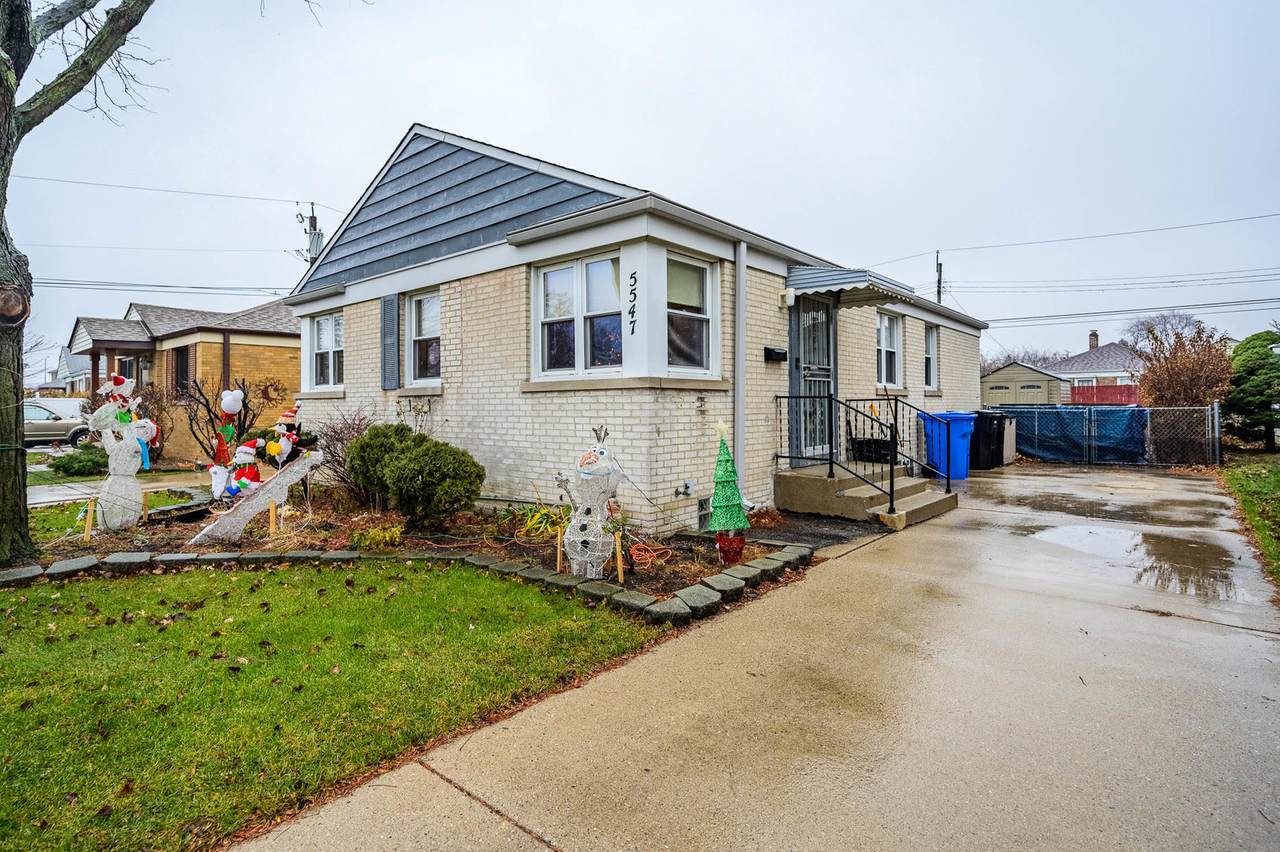 5547 Oketo Avenue - Photo 1